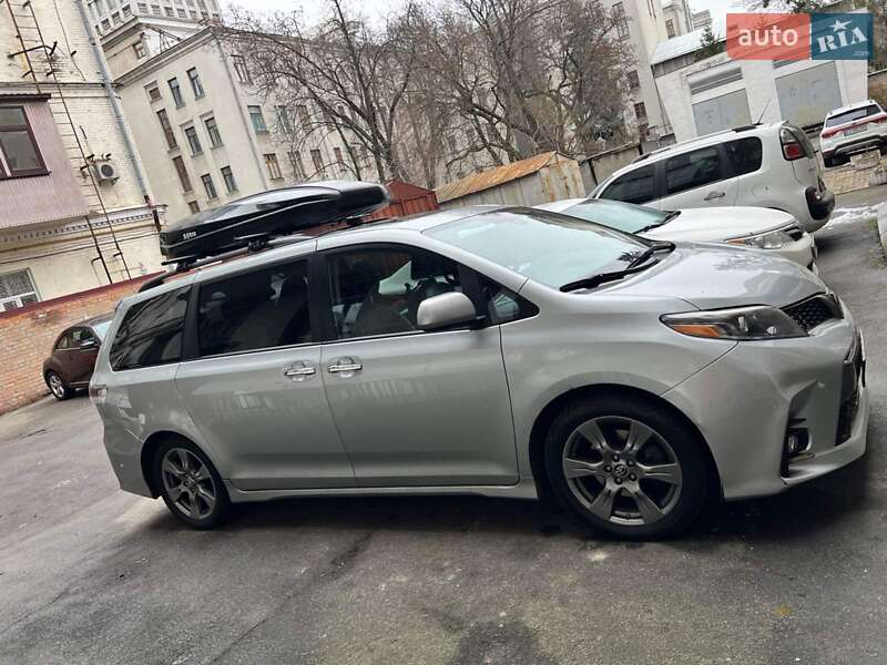 Toyota Sienna (2019)