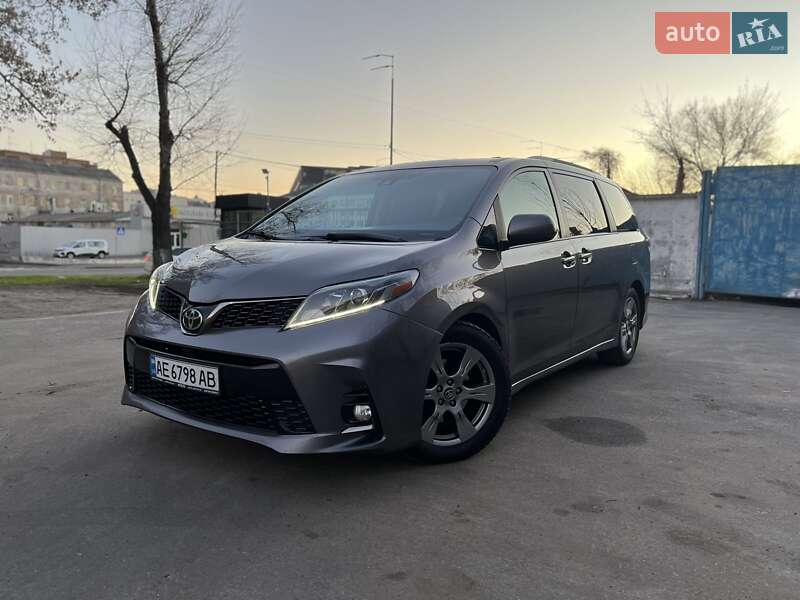 Toyota Sienna (2018)
