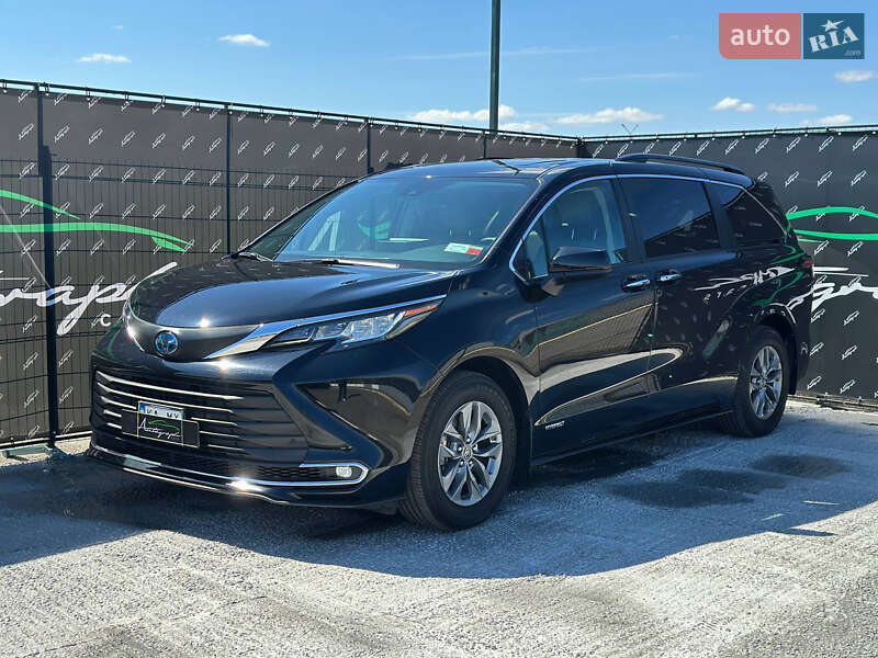 Toyota Sienna (2021)