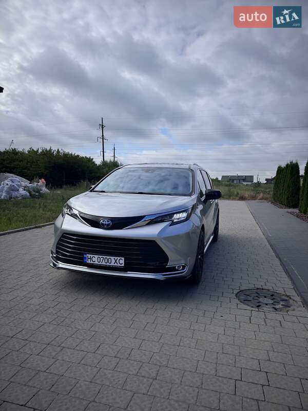Toyota Sienna (2021)