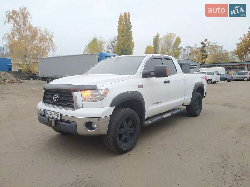 Toyota Tundra (2007)