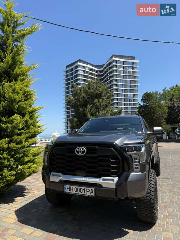 Toyota Tundra (2024)