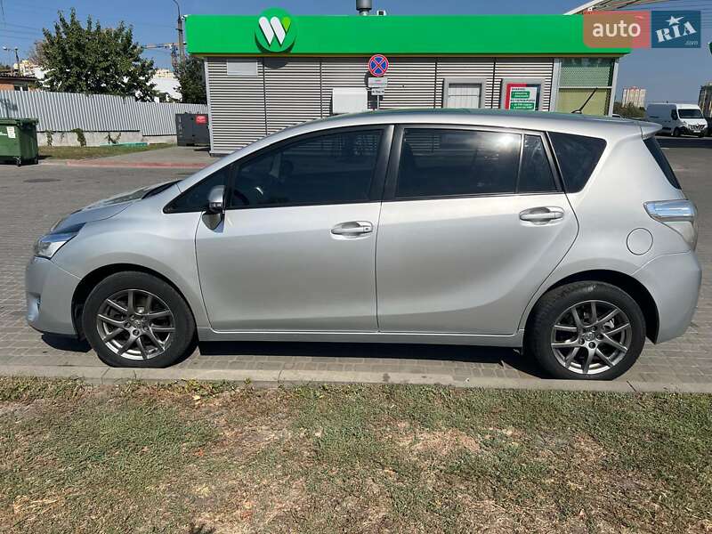 Toyota Verso (2013)