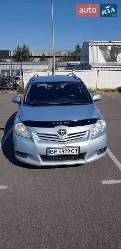 Toyota Verso (2010)