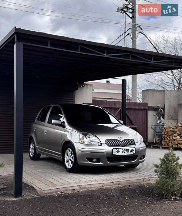 Toyota Yaris (2004)