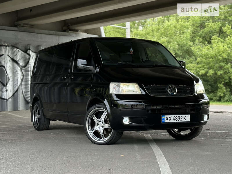 Volkswagen Caravelle (2008)