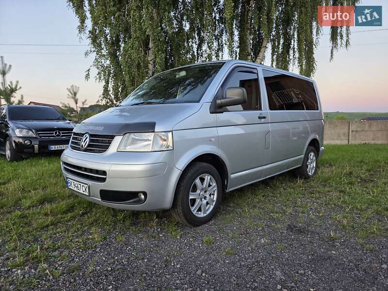 Volkswagen Caravelle (2008)