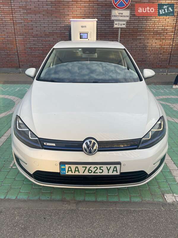 Volkswagen E-golf (2015)