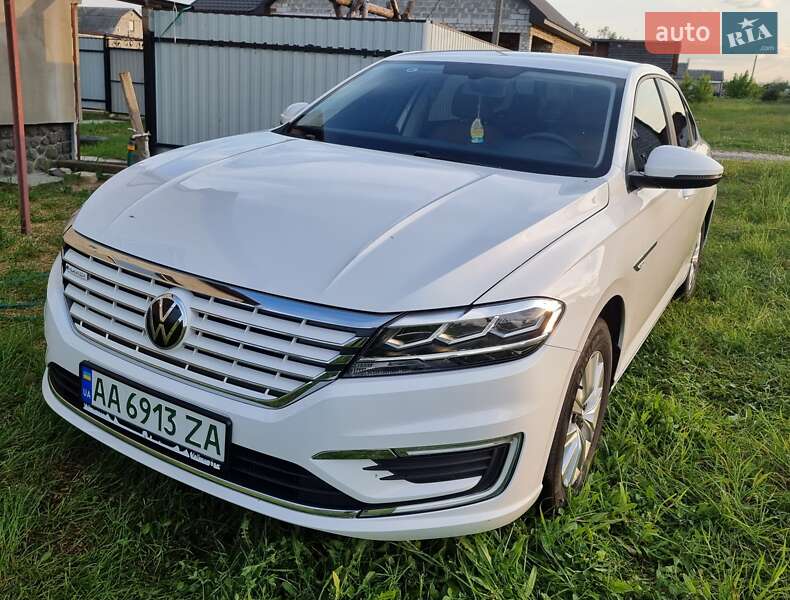 Volkswagen E-lavida (2021)