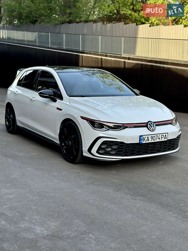 Volkswagen Golf gti (2022)