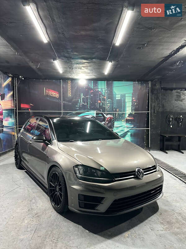 Volkswagen Golf r (2015)