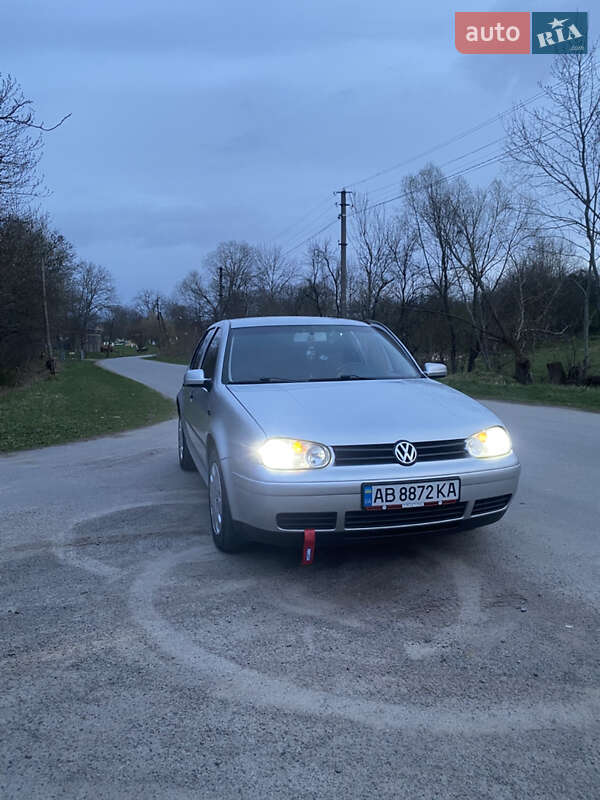 Volkswagen Golf (2001)
