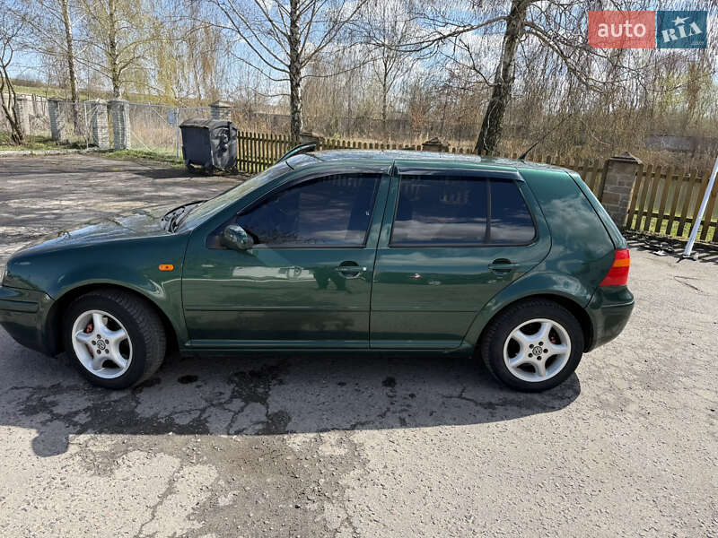 Volkswagen Golf (2002)