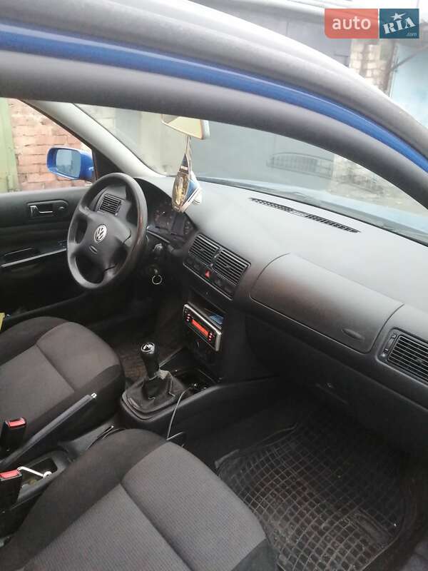 Volkswagen Golf (2001)