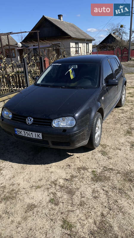 Volkswagen Golf (2003)