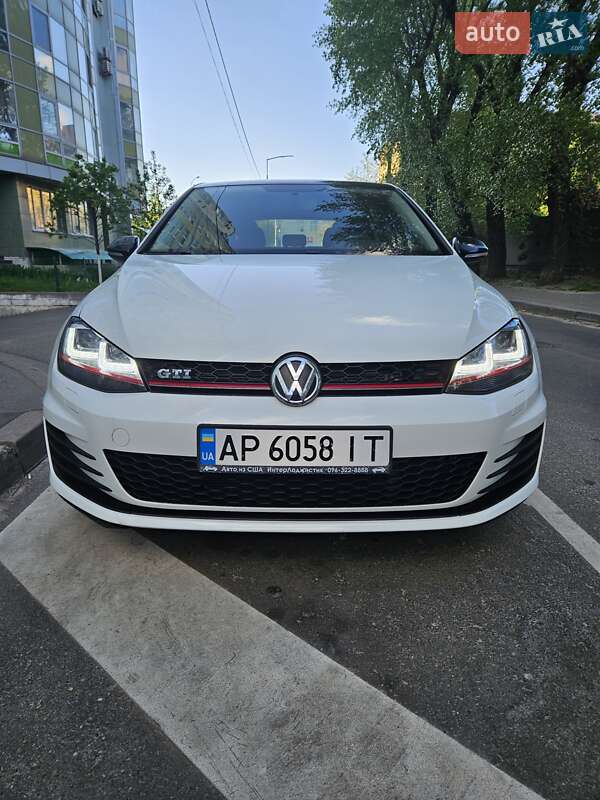 Volkswagen Golf (2015)