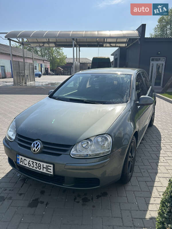 Volkswagen Golf (2005)