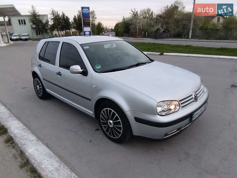 Volkswagen Golf (2000)