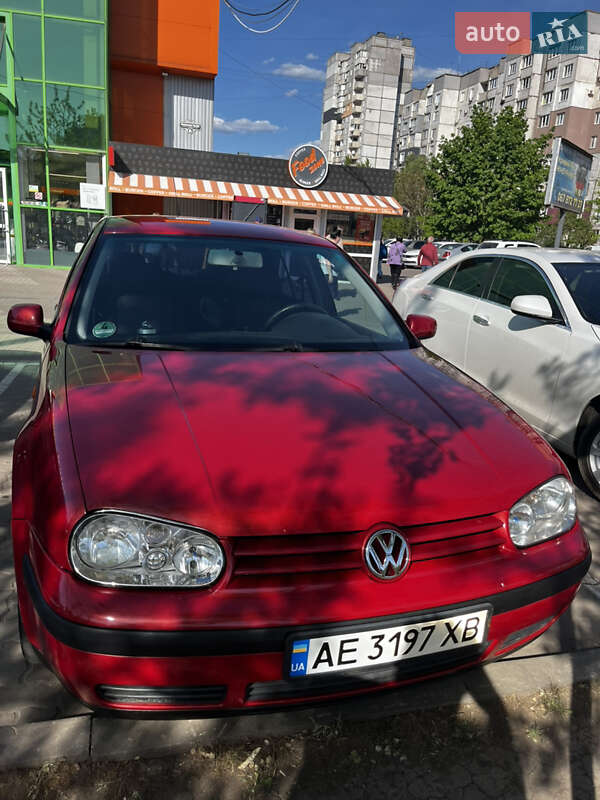 Volkswagen Golf (2003)