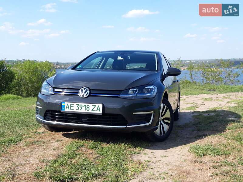 Volkswagen Golf (2020)