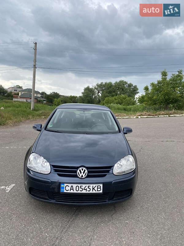 Volkswagen Golf (2005)