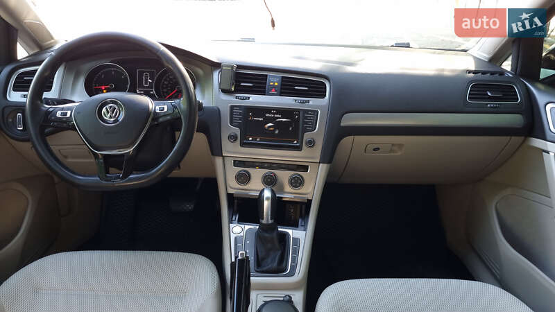 Volkswagen Golf (2015)