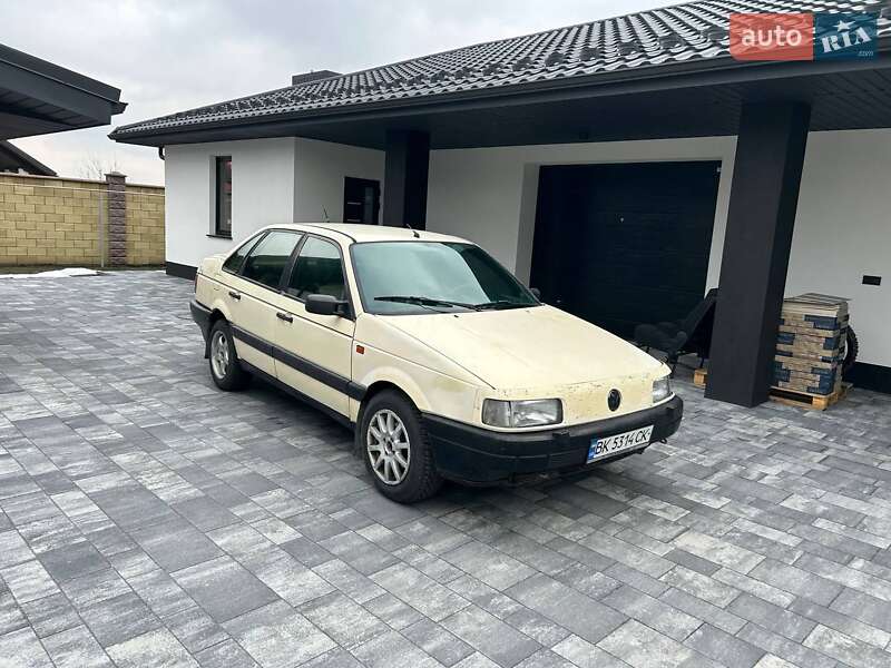 Volkswagen Passat (1990)