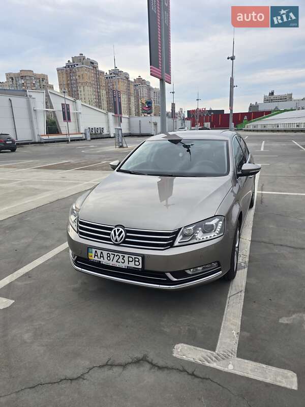 Volkswagen Passat (2012)