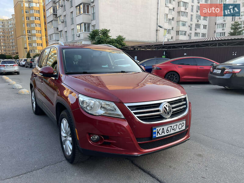 Volkswagen Tiguan (2011)