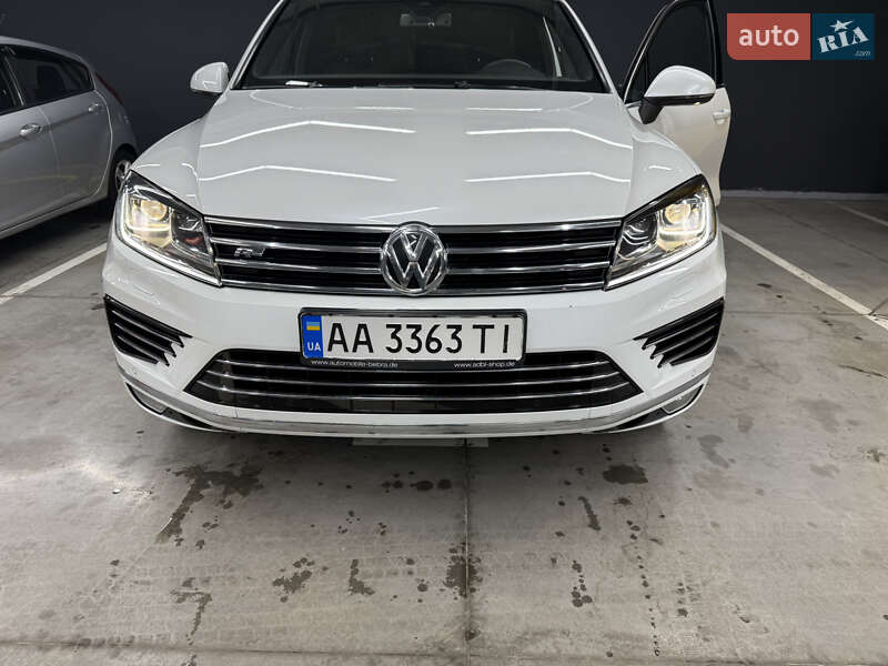 Volkswagen Touareg (2015)