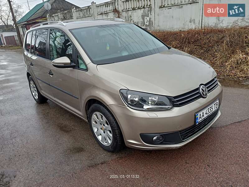 Volkswagen Touran (2012)