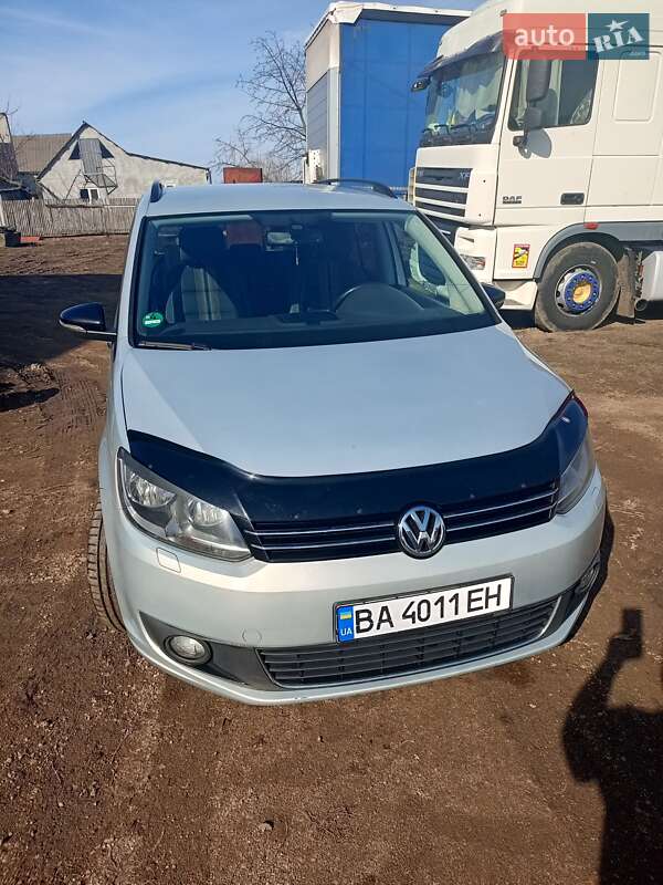 Volkswagen Touran (2012)