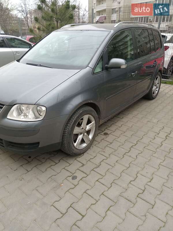 Volkswagen Touran (2005)
