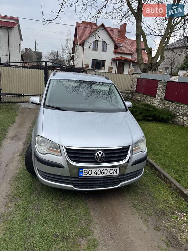 Volkswagen Touran (2008)