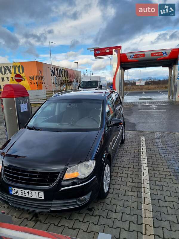 Volkswagen Touran (2008)