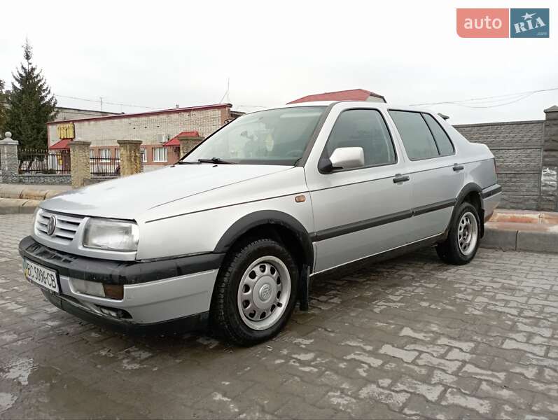 Volkswagen Vento (1998)