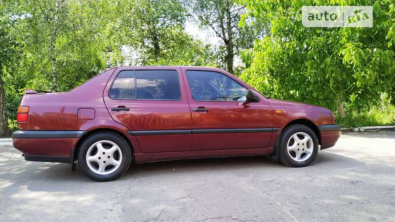 Volkswagen Vento (1993)