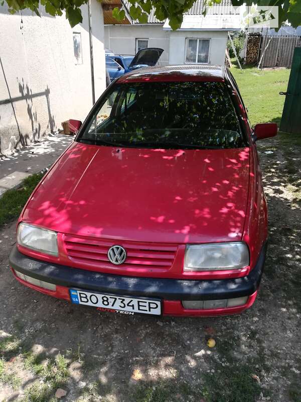 Volkswagen Vento (1996)
