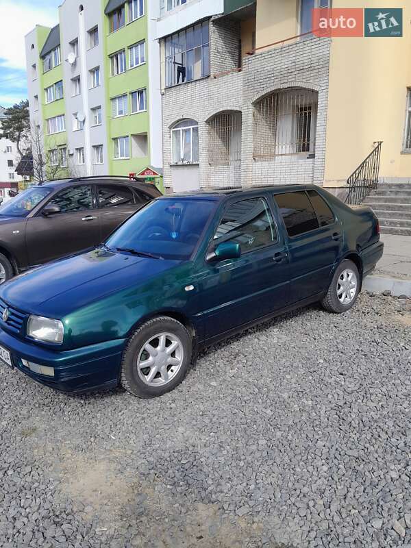 Volkswagen Vento (1997)