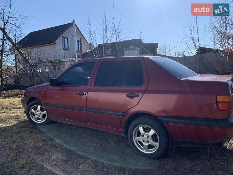 Volkswagen Vento (1994)