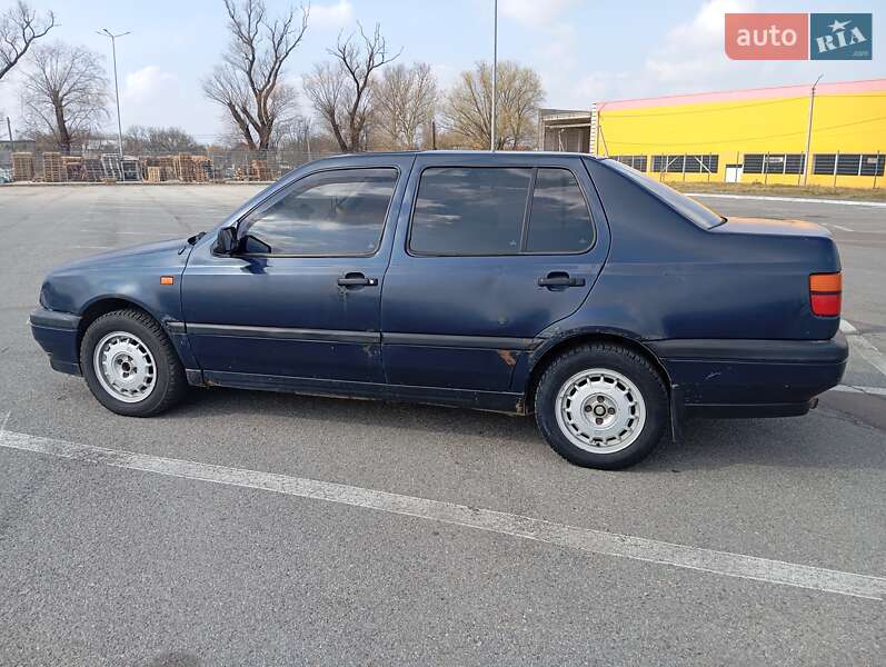 Volkswagen Vento (1993)