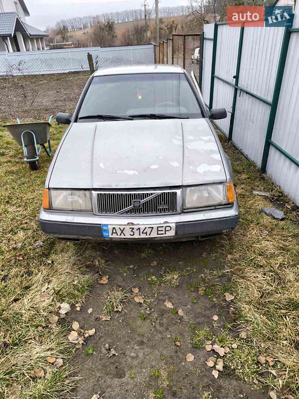 Volvo 460 (1990)