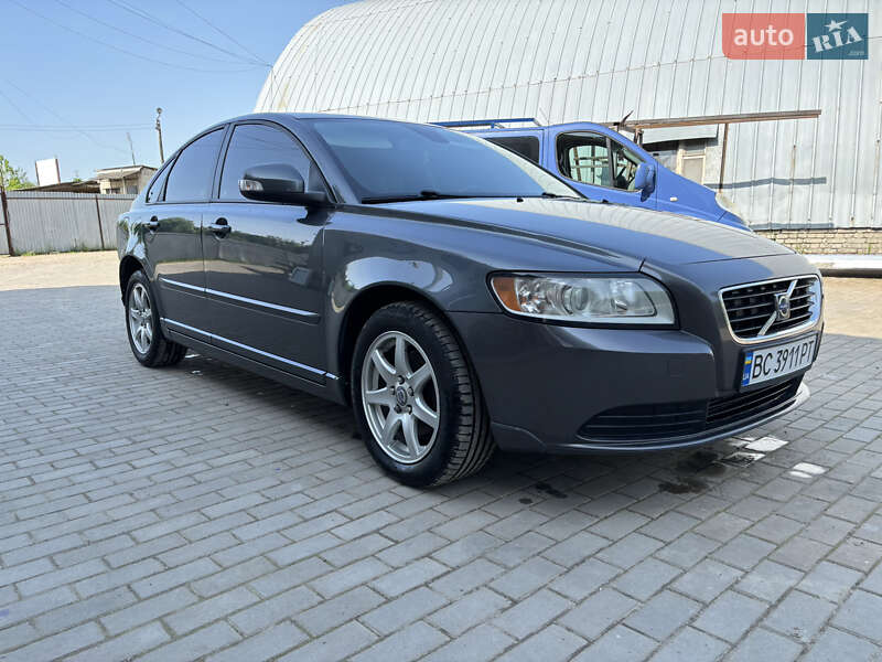 Volvo S40 (2009)
