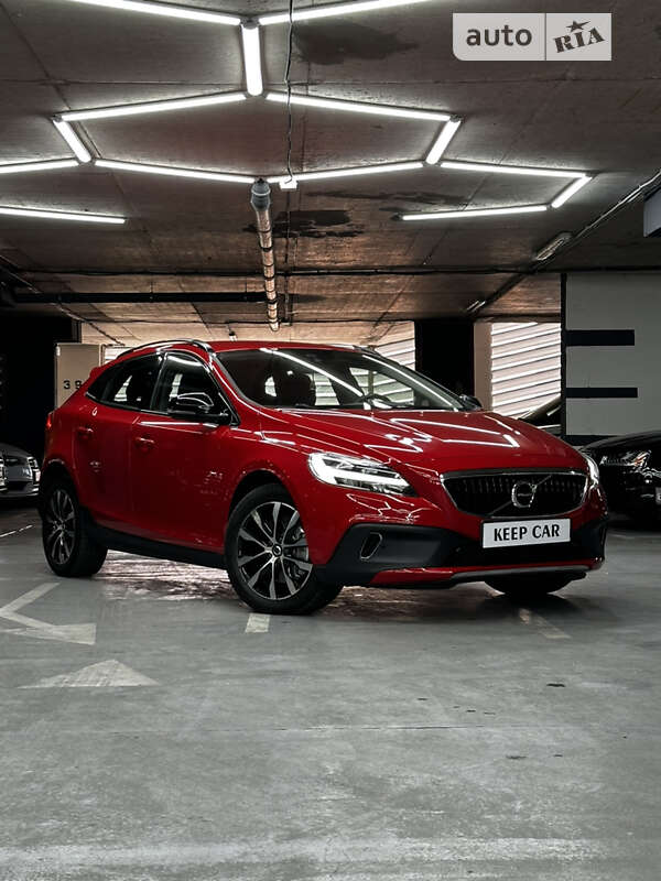Volvo V40cc (2018)