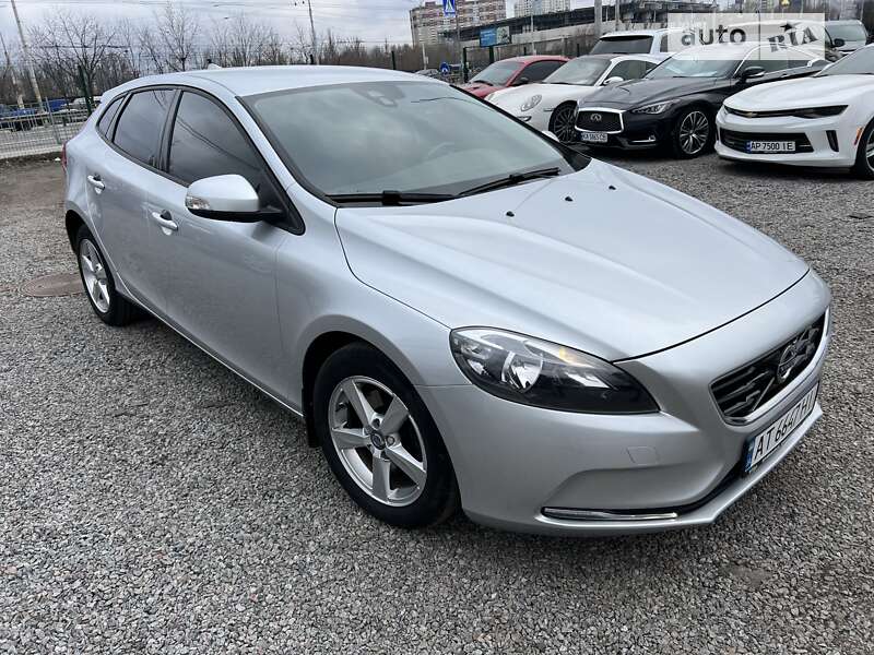 Volvo V40 (2015)