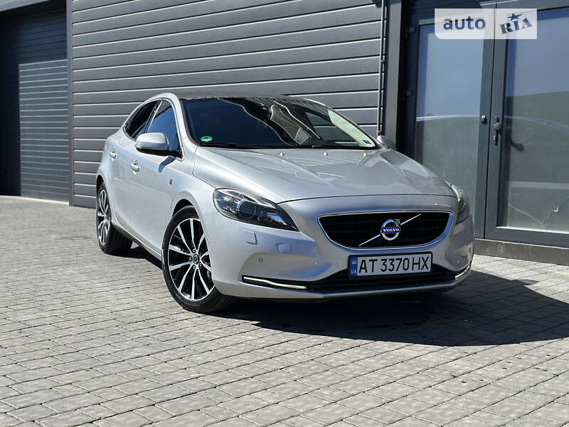 Volvo V40 (2014)