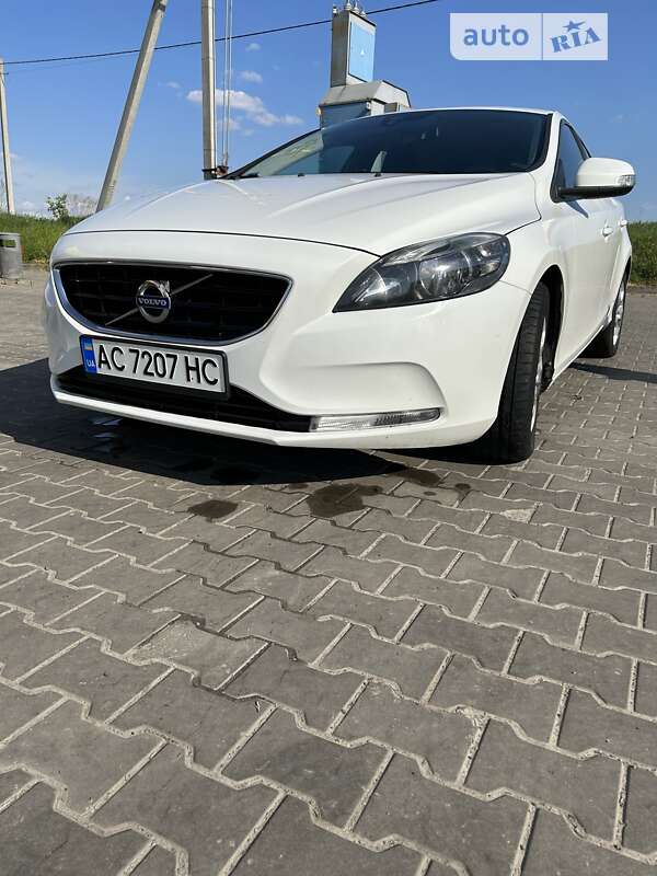 Volvo V40 (2013)