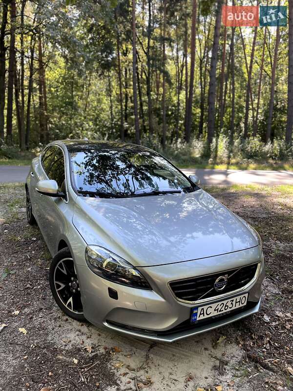 Volvo V40 (2016)