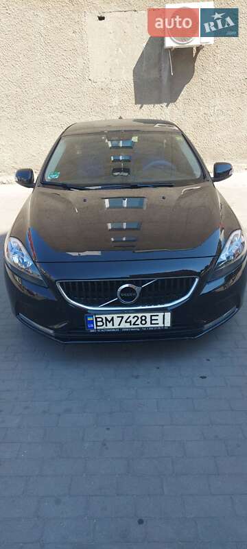 Volvo V40 (2016)