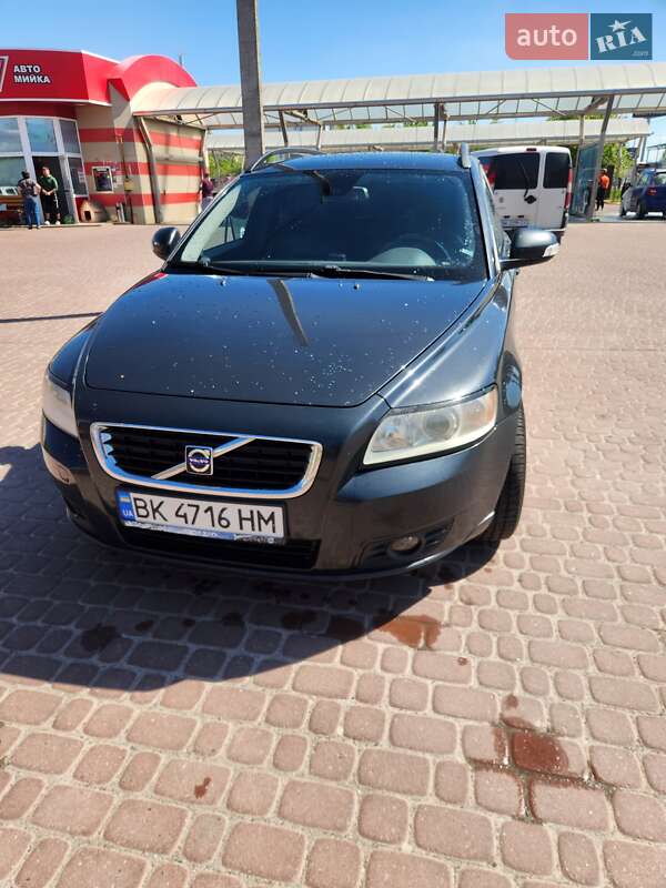 Volvo V50 (2010)